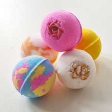 Load image into Gallery viewer, bath bomb subscription boxes
