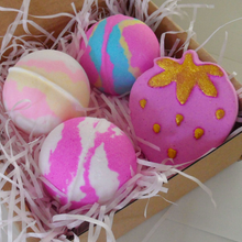 Load image into Gallery viewer, Marshmallow Candy Fusion Bath Bomb Gift Set
