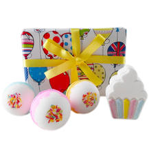 Load image into Gallery viewer, birthday cupcake Bath Bomb Gift Set

